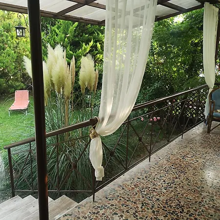 Bamboo Gardens Ferienhaus Nea Iraklia